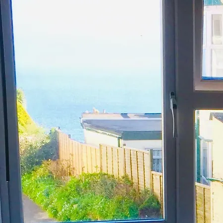 Cliff 3 Bedroom Apartment
