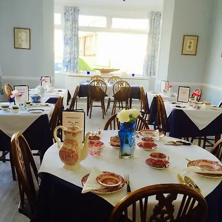 Acomodação com café da manhã  St. Georges House 4*