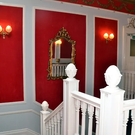 Luccombe Manor Hotel 3*