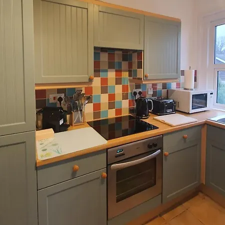 Summerhill Apartment