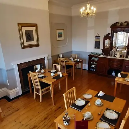 Brooke House 4*