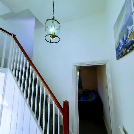 Summerhill Apartment *