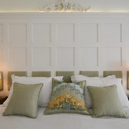 Hotel Haven Hall 5*