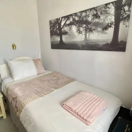 Bed & Breakfast St. Georges House