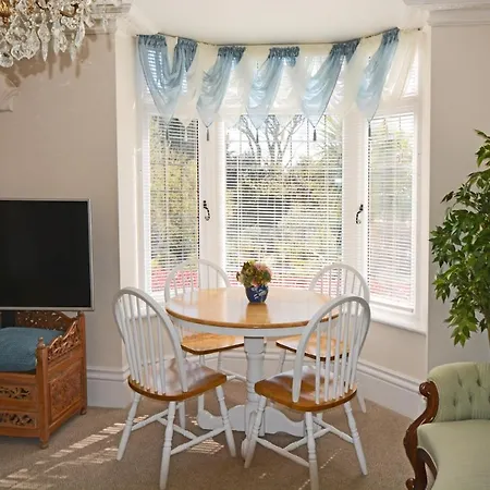 Hotel Haven Hall