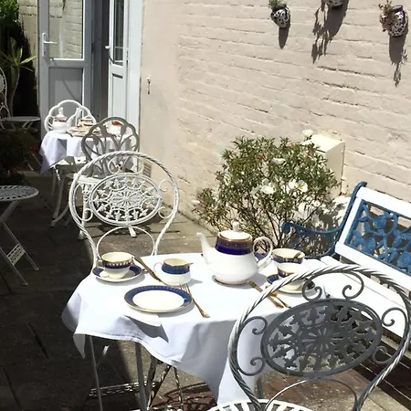 St. Georges House Bed & Breakfast 4*