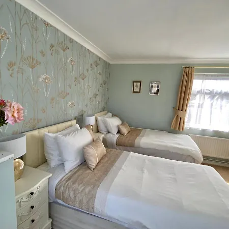 St. Georges House Bed & Breakfast