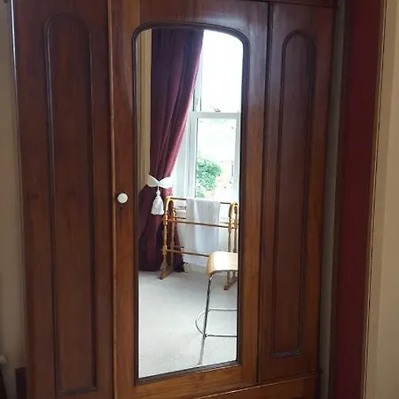 Clarence House Aparthotel