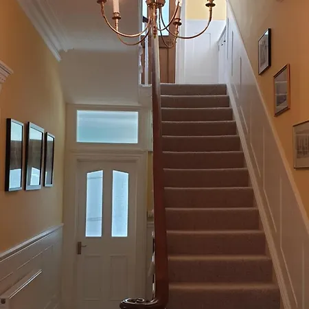 Clarence House Aparthotel