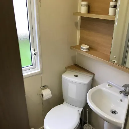 2 Bedroom Caravan Lg25, Shanklin, Isle Of Wight Casa de férias
