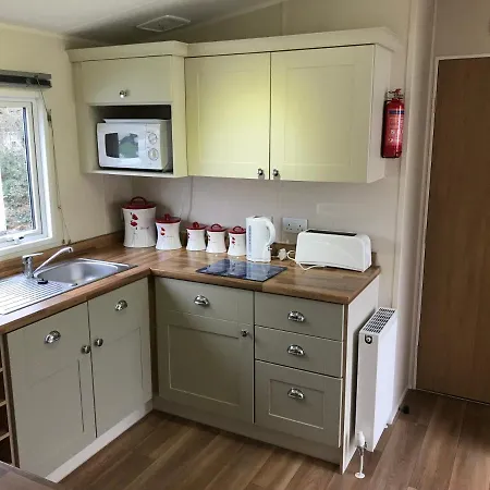 2 Bedroom Caravan Lg25, Shanklin, Isle Of Wight Casa de férias *