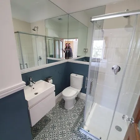 Clarence House Aparthotel *