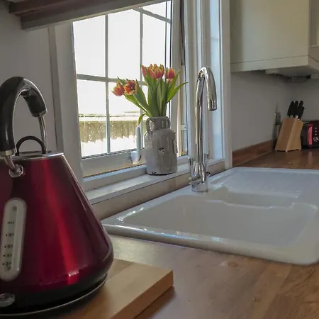 Carriers Cottage, Isle Of Wight Holiday home Shanklin