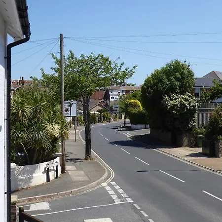 Carriers Cottage, Isle Of Wight * Shanklin