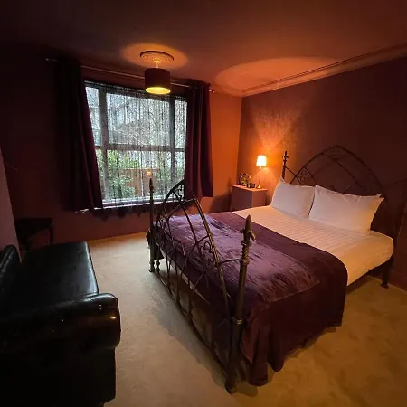 The Nightingale Mansion - Smart Hotel Shanklin