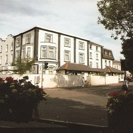 Hotel Sherwood Court
