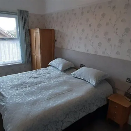 Brooke House 4*