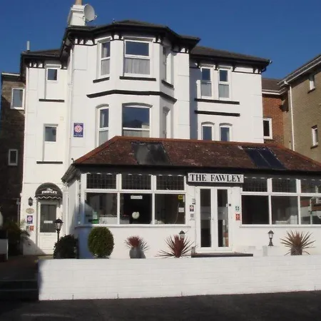 The Fawley Pensión 4*