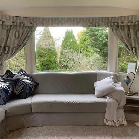 Campsite 3 Bedroom Caravan With On-site Pool, Island View 6 *