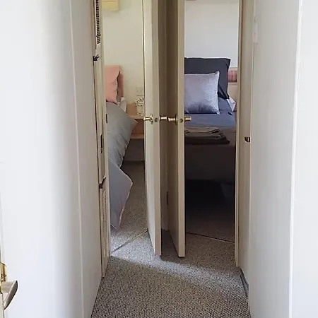 3 Bedroom Caravan With On-site Pool, Island View 6