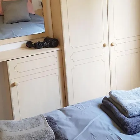 3 Bedroom Caravan With On-site Pool, Island View 6 Campsite *