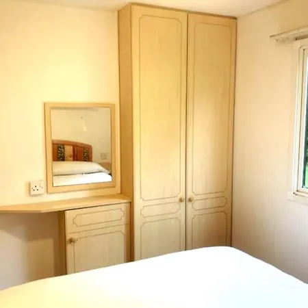 3 Bedroom Caravan With On-site Pool, Island View 6 Campsite