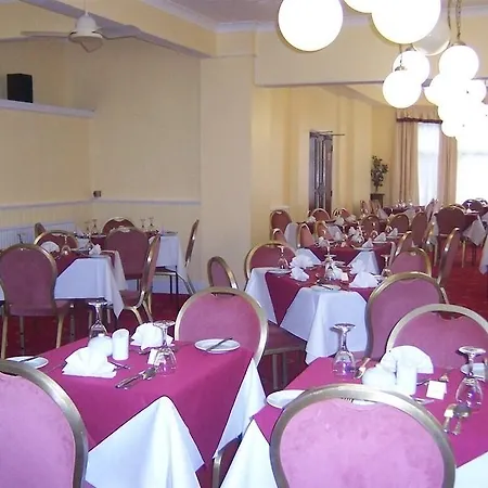 Sherwood Court Hotel 2*