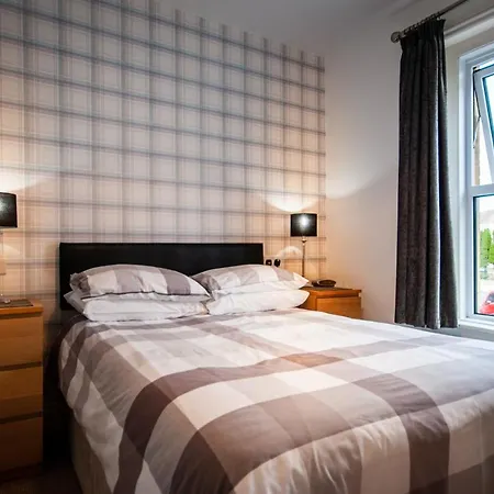 Westbury 4*