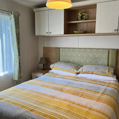 2 Bedroom Caravan Lg25, Shanklin, Isle Of Wight Casa de férias *
