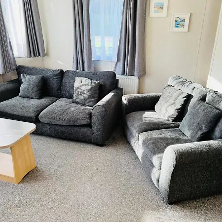 3 Bedroom Caravan Kg37, Dog Friendly, Shanklin, Isle Of Wight Shanklin