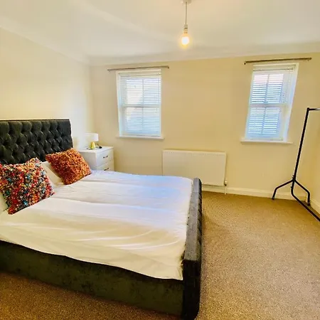 Close To The Beach Holiday - Ferry Discount Available *