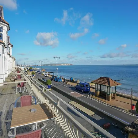 Shanklin Beach Hotel 3*