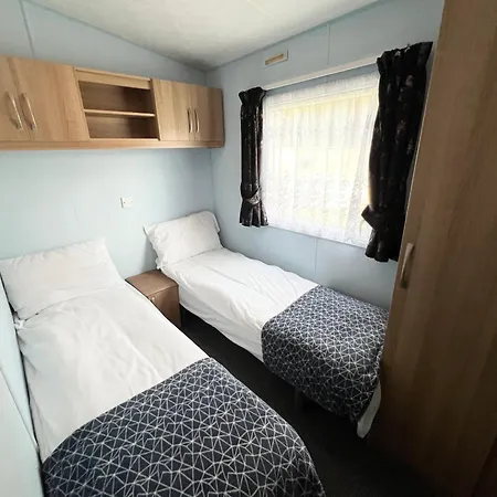 Holiday home 2 Bedroom Caravan Nv13, Lower Hyde, Shanklin, Isle Of Wight Shanklin