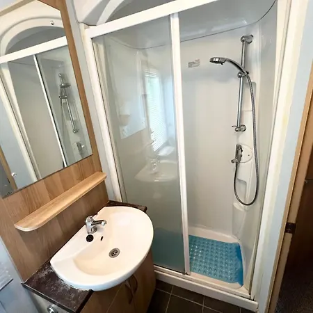 2 Bedroom Caravan Nv13, Lower Hyde, Shanklin, Isle Of Wight *