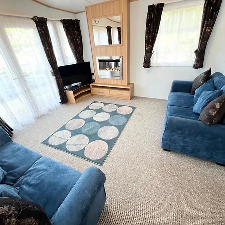 2 Bedroom Caravan Nv13, Lower Hyde, Shanklin, Isle Of Wight