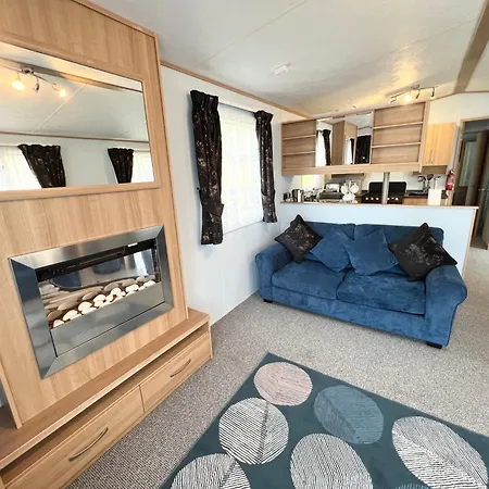 2 Bedroom Caravan Nv13, Lower Hyde, Shanklin, Isle Of Wight *