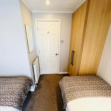 3 Bedroom Sg2, Lower Hyde, Isle Of Wight *