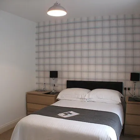 Westbury 4*