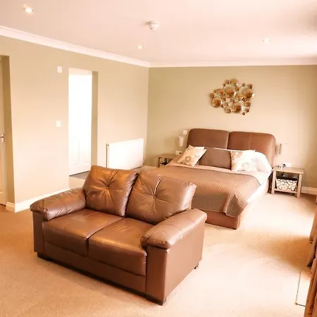 Shoreside Hotel 4*