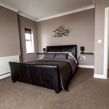 Shoreside Hotel 4*