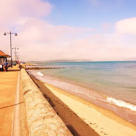 Shoreside Hotel 4*