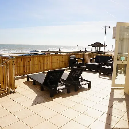 Shoreside Hotel 4*