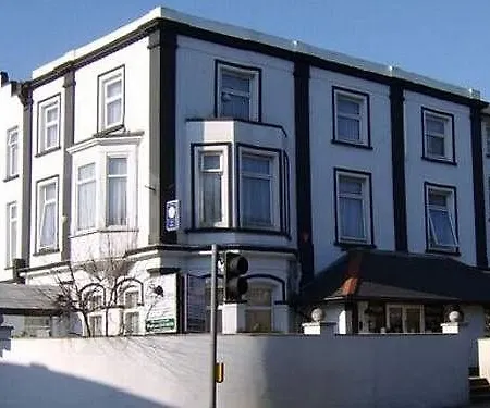 Sherwood Court Hotel 2*