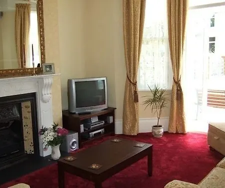 Pensión Claremont 4*