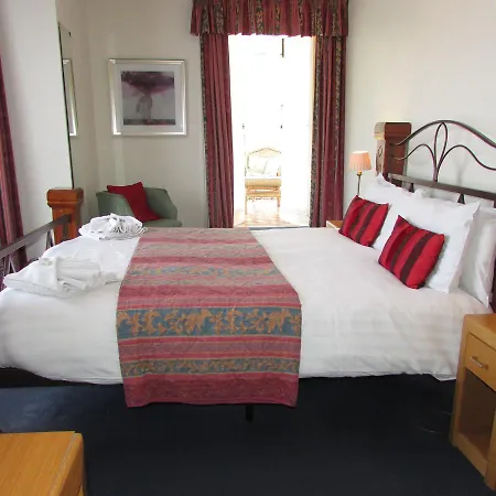 Holliers Hotel 3*