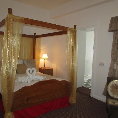 Holliers Hotel 3*