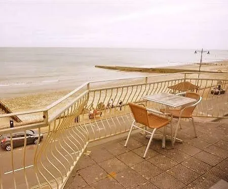 Shoreside Hotel 4*