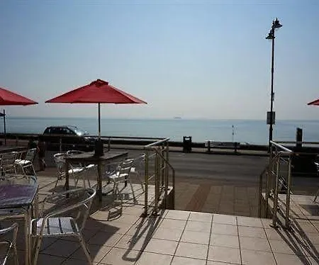 Shoreside Hotel