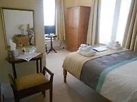 Clarence House 3*
