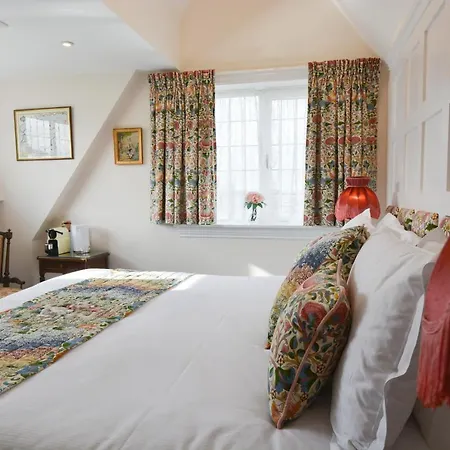 Hotel Haven Hall 5*